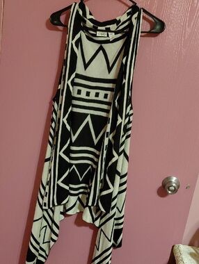 Cato Black & White Geometric Drape Vest